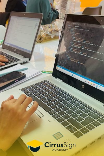 حبينا_نشاركوا_معاكم_لقطات_من_دورة_Web_Dev_اليوم!_👨_💻✨_المتدربين (2)